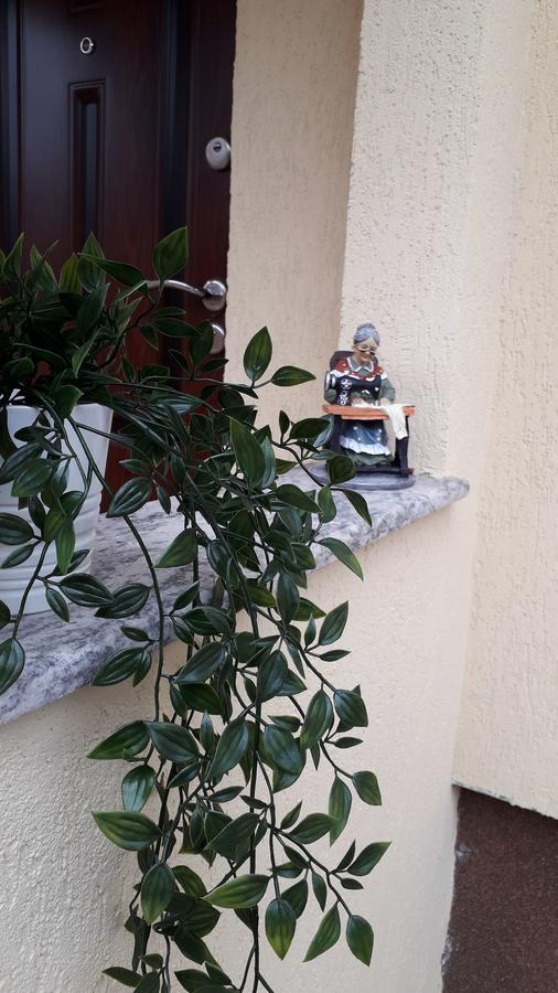 Casuta Bunicilor Villa Boekarest Buitenkant foto